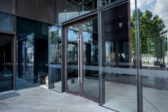 commercial-glass-image